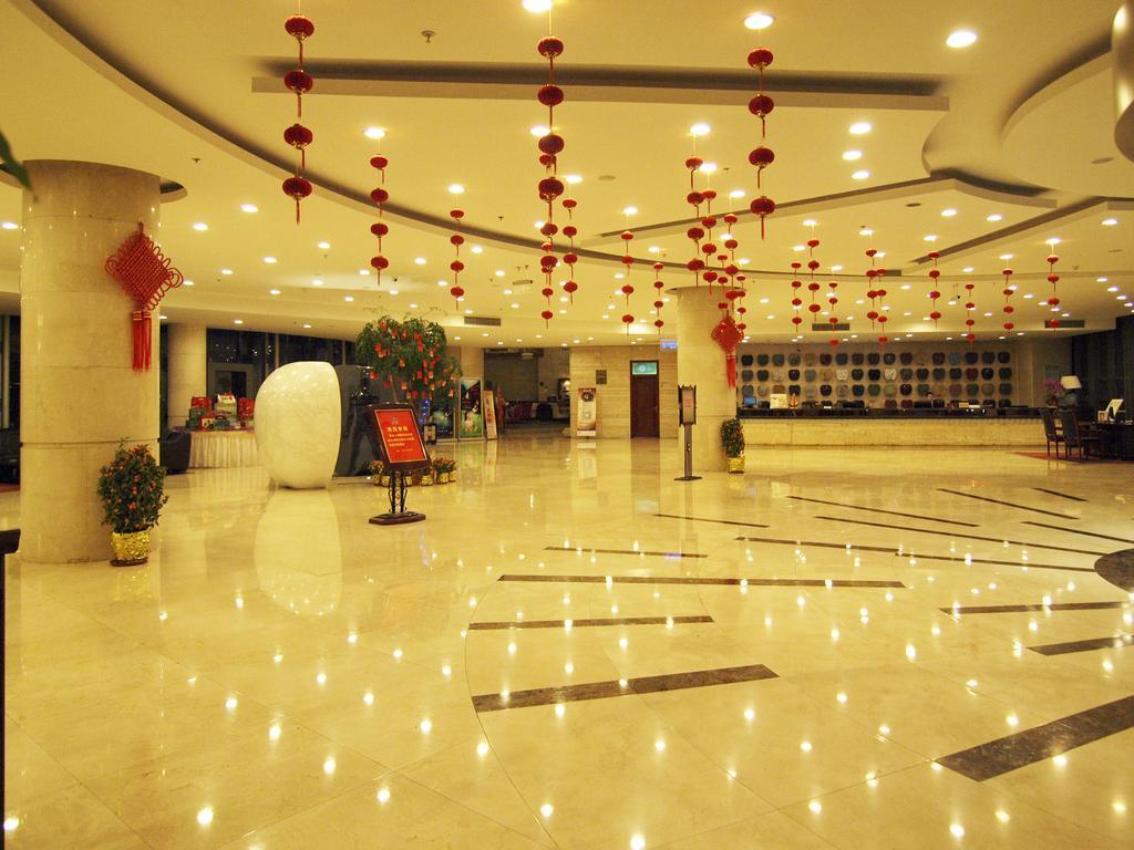 Century Hotel Taicang Bagian luar foto