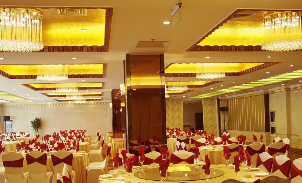 Century Hotel Taicang Bagian luar foto