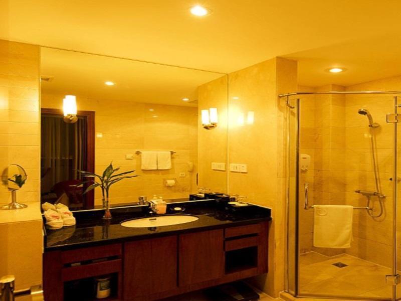 Century Hotel Taicang Bagian luar foto